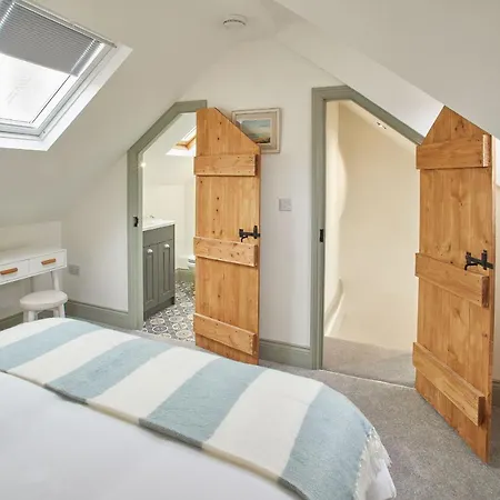 بيت للعطل Host & - Threadneedle *