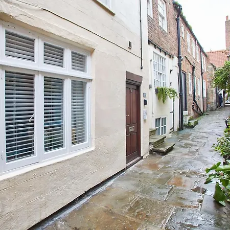 Host & - Threadneedle